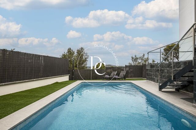 Espectacular casa unifamiliar con vistas en venta en Canyelles