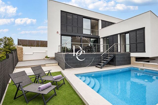 Maison de 224 m2 avec vues à vendre à Canyelles