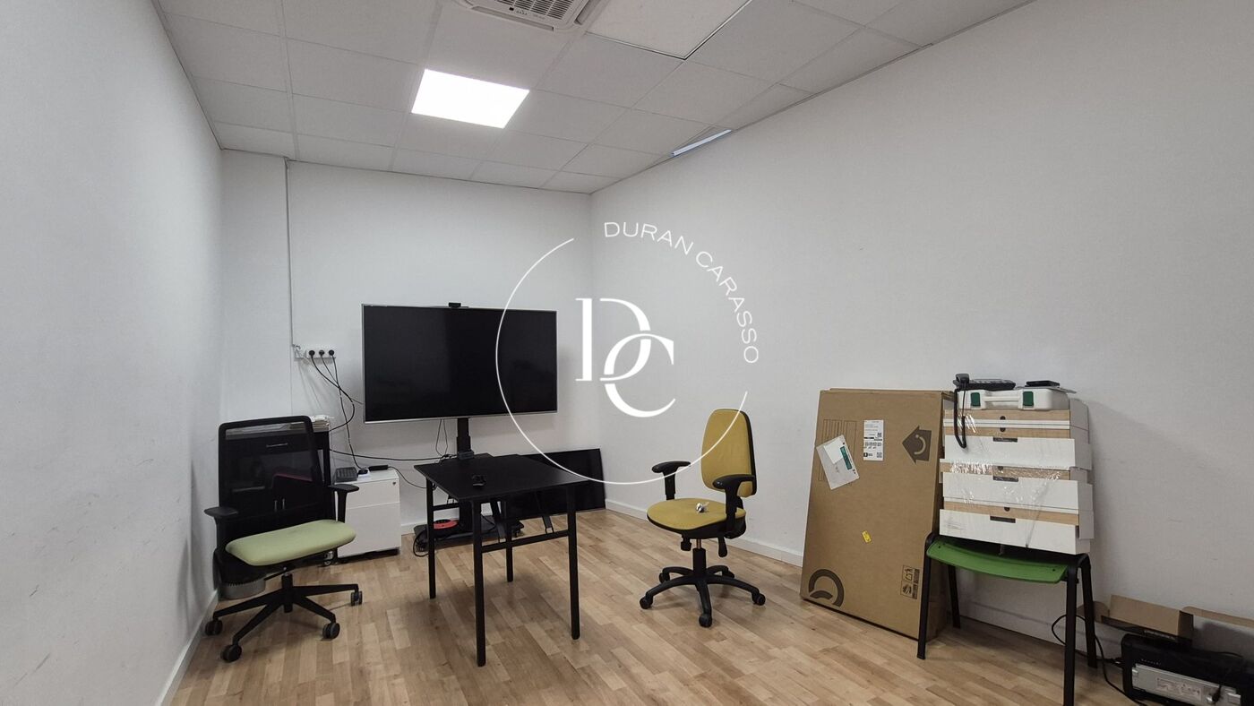 Local comercial de 580 m2 en rentabilidad en Les Corts