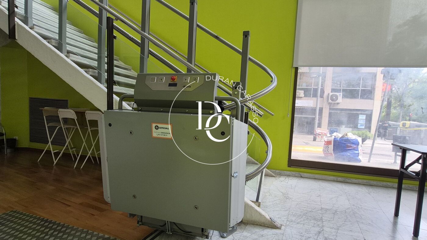 Local comercial de 580 m2 en rentabilidad en Les Corts