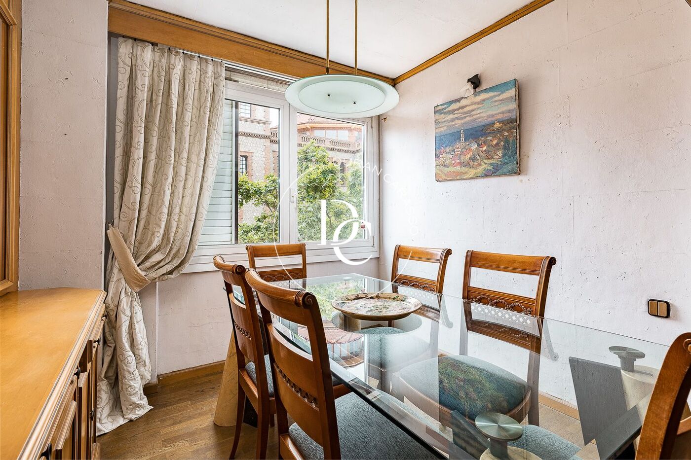 Amplio piso exterior en una de las mejores zonas de l'Eixample