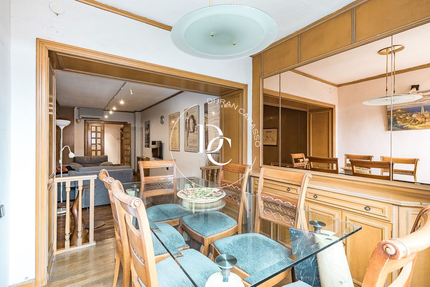 Amplio piso exterior en una de las mejores zonas de l'Eixample