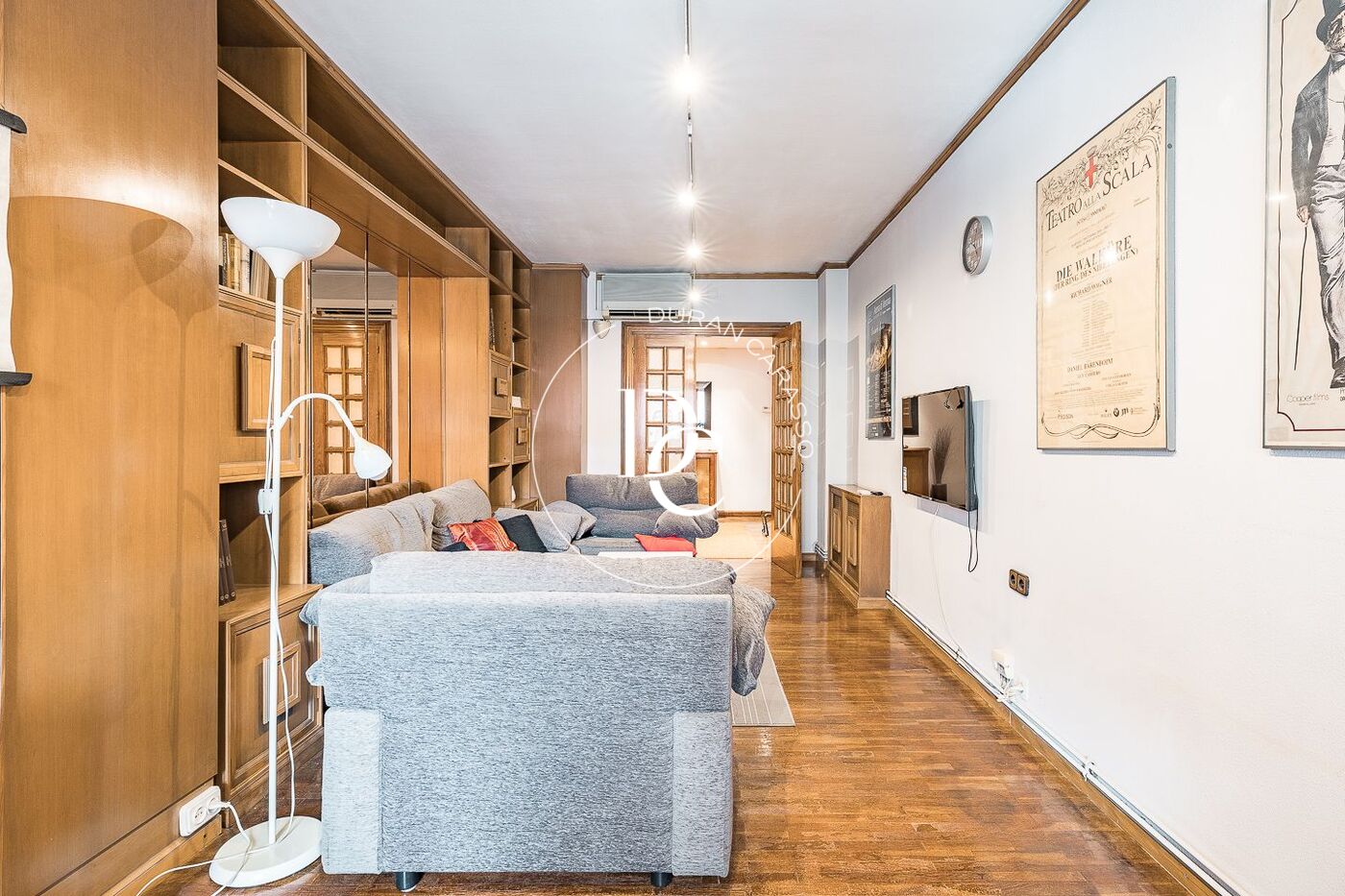 Amplio piso exterior en una de las mejores zonas de l'Eixample