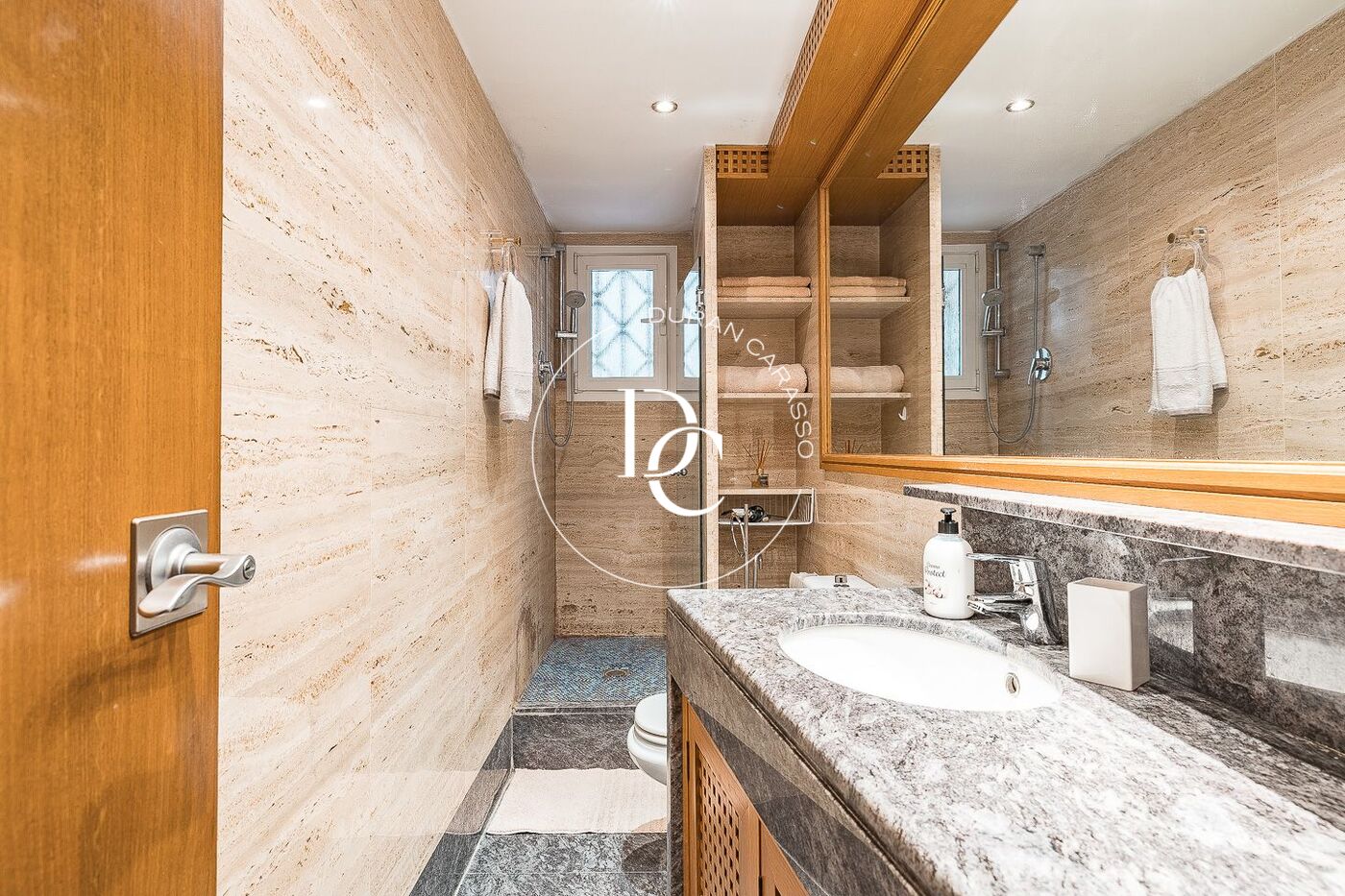 Amplio piso exterior en una de las mejores zonas de l'Eixample