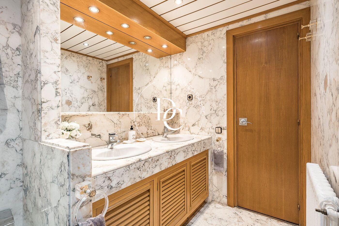 Amplio piso exterior en una de las mejores zonas de l'Eixample