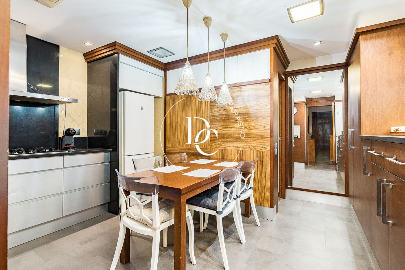 Amplio piso exterior en una de las mejores zonas de l'Eixample