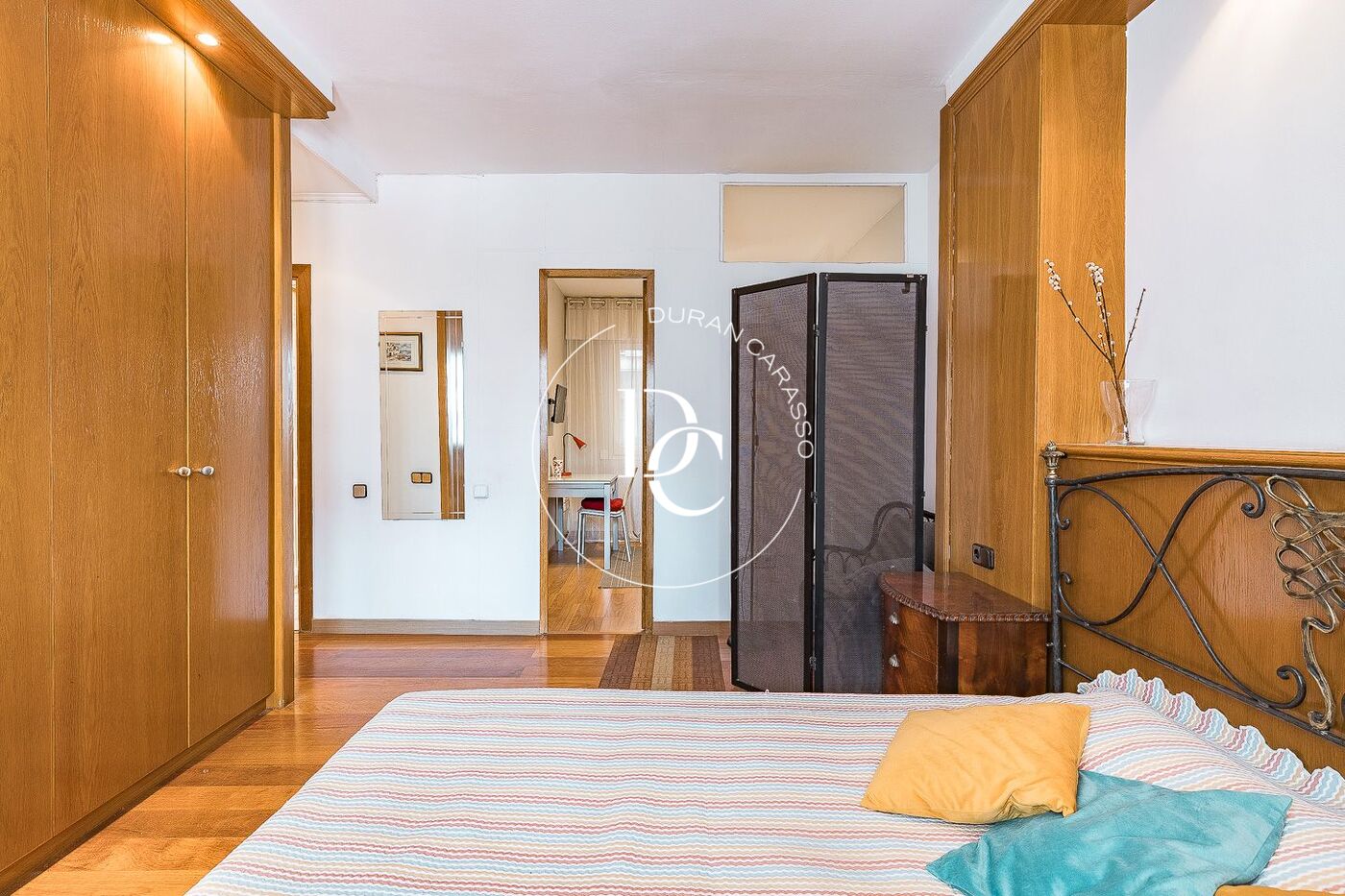 Amplio piso exterior en una de las mejores zonas de l'Eixample