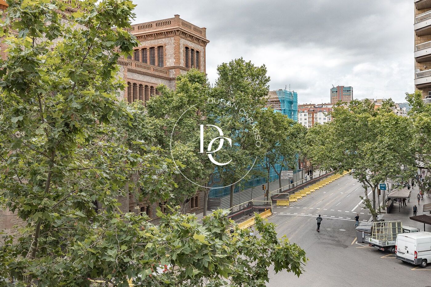 Amplio piso exterior en una de las mejores zonas de l'Eixample