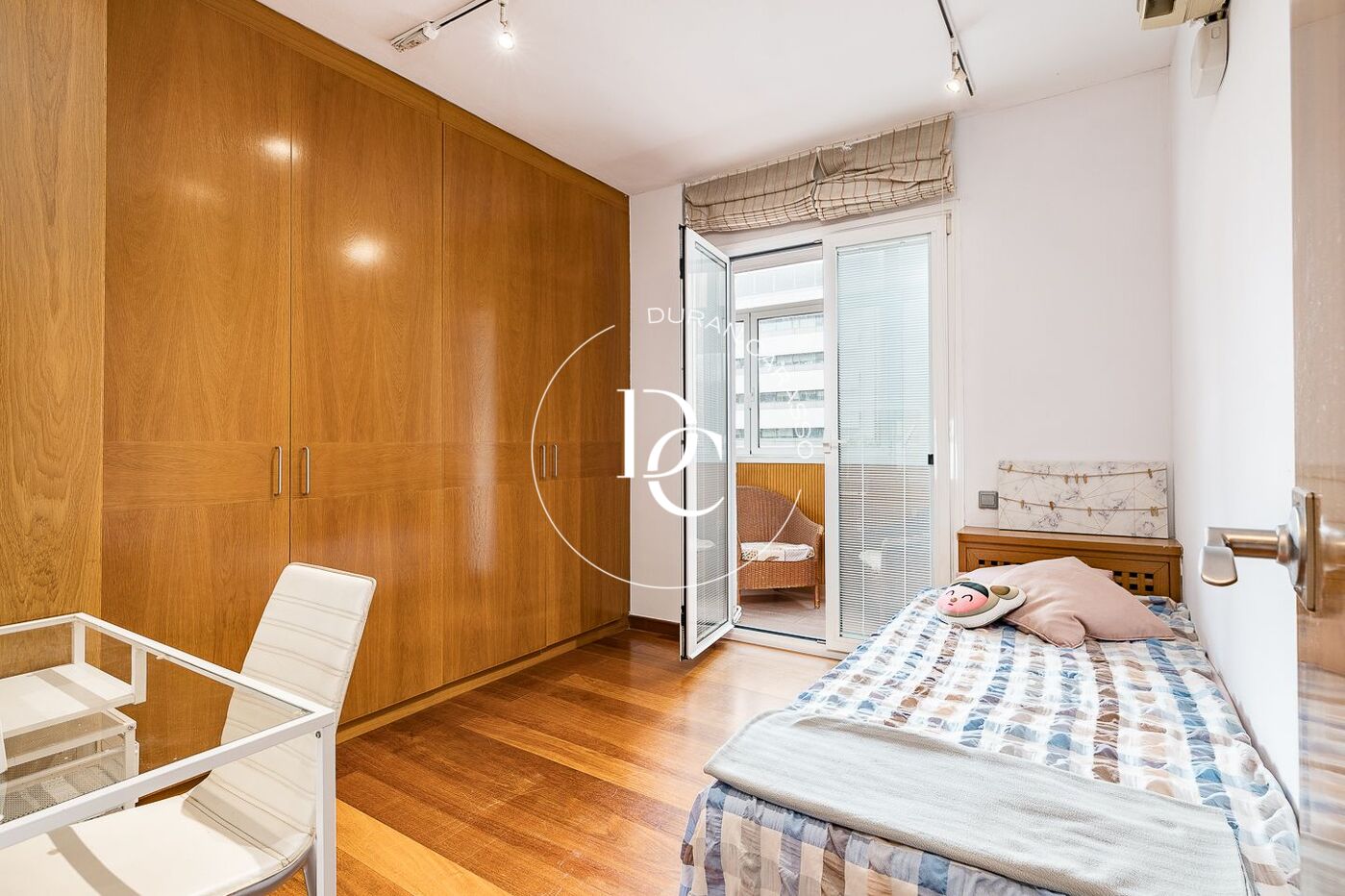 Amplio piso exterior en una de las mejores zonas de l'Eixample