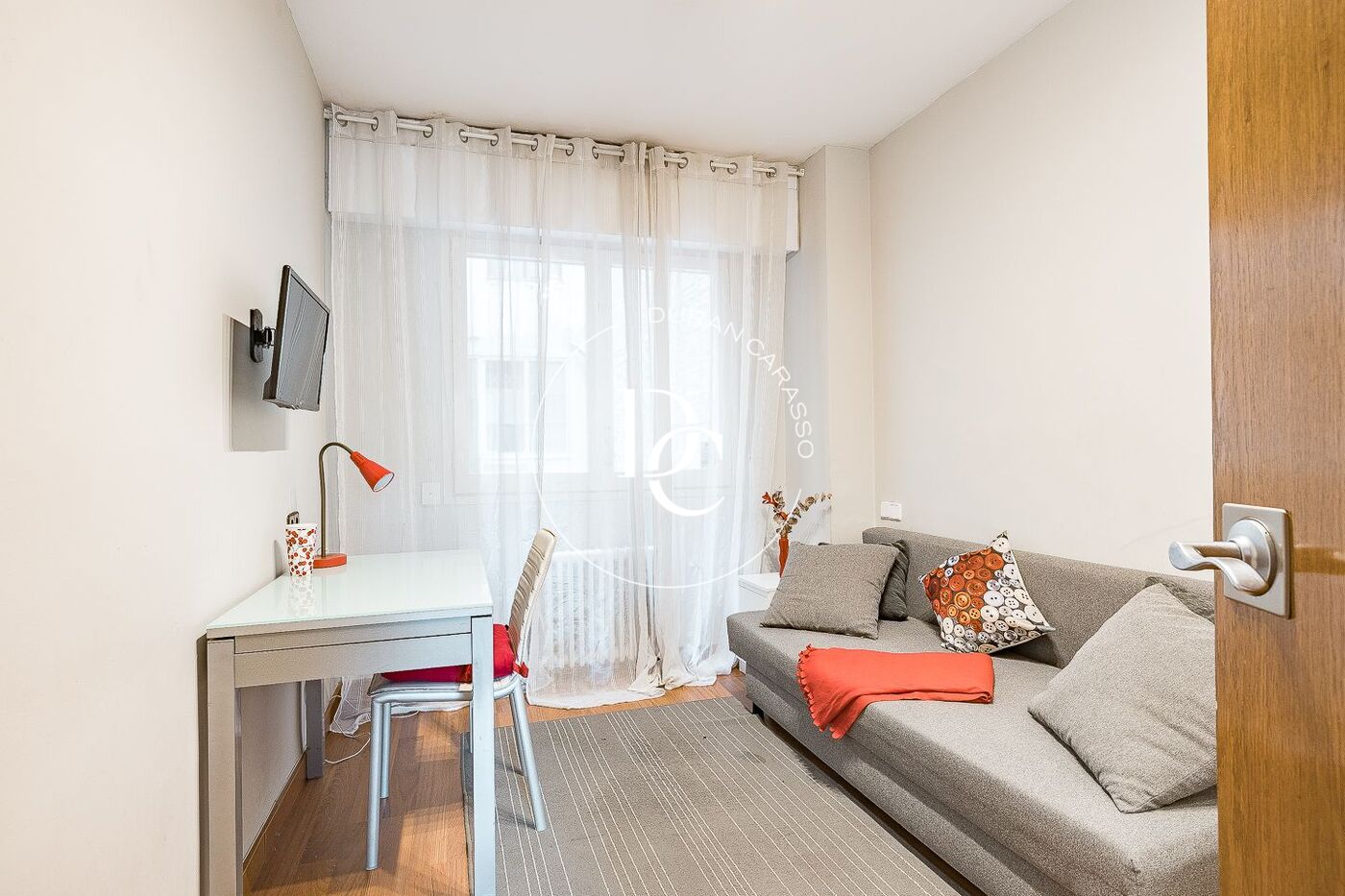 Amplio piso exterior en una de las mejores zonas de l'Eixample
