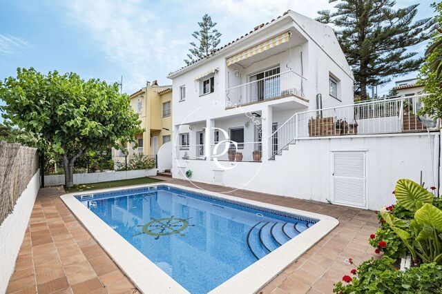 Casa de 237 m2 amb piscina i vistes en venda a Sant Pere de Ribes