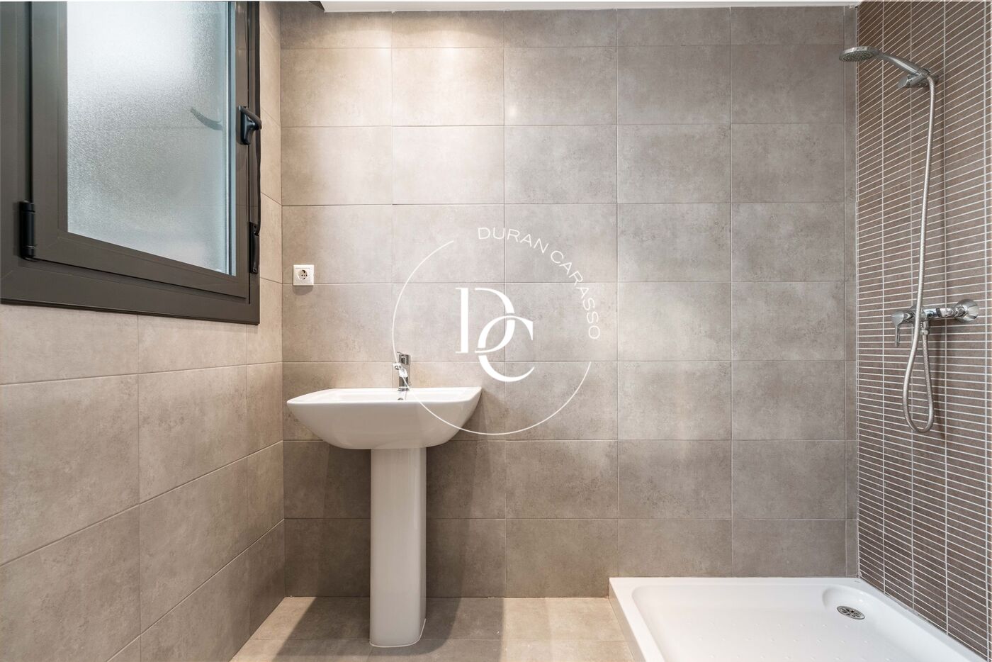 181 sqm luxury penthouse with views and terrace for sale in La Plana, Sitges