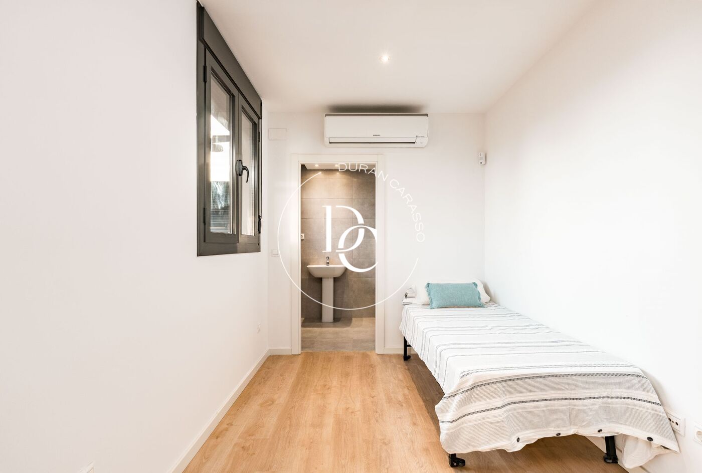 181 sqm luxury penthouse with views and terrace for sale in La Plana, Sitges