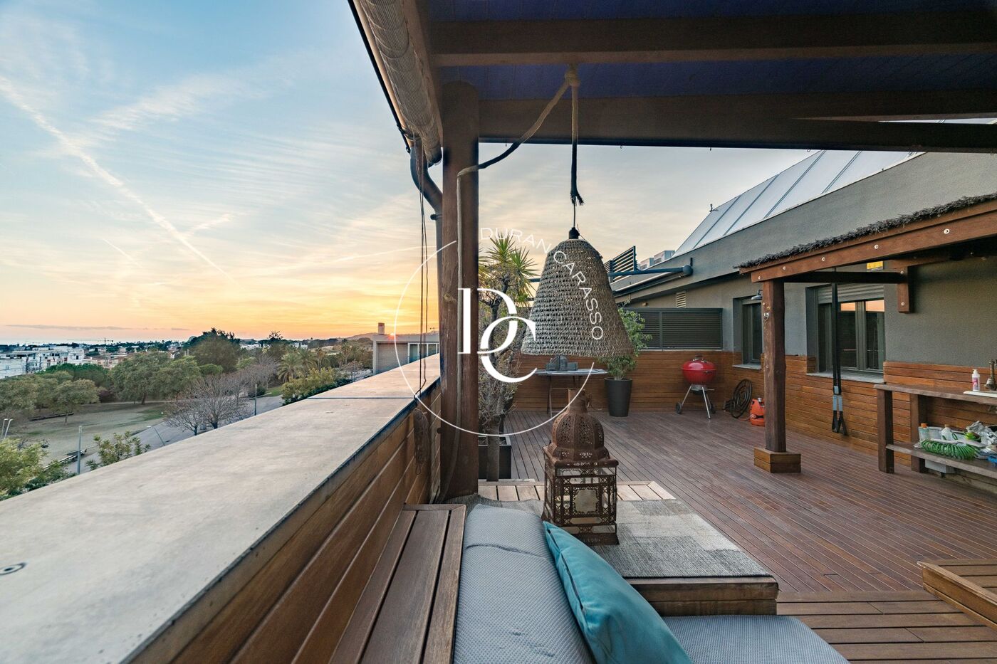 181 sqm luxury penthouse with views and terrace for sale in La Plana, Sitges