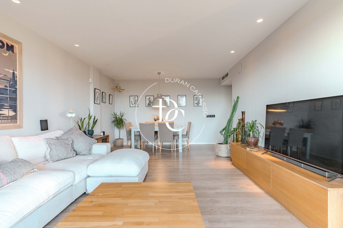 181 sqm luxury penthouse with views and terrace for sale in La Plana, Sitges