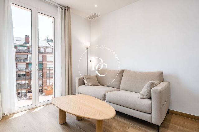 72 sqm penthouse with views and terrace for sale in La Nova Esquerra de l'Eixample, Barcelona