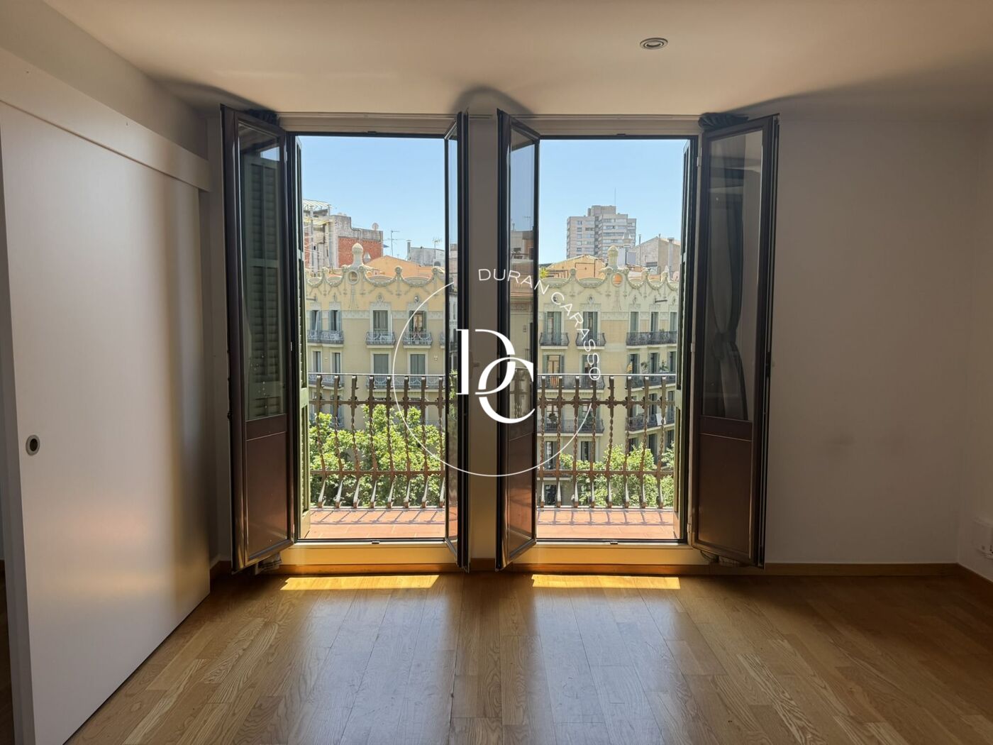 Appartement de 72 m2 avec vues et terrasse à vendre à L´Antiga Esquerra de l´Eixample, Barcelona