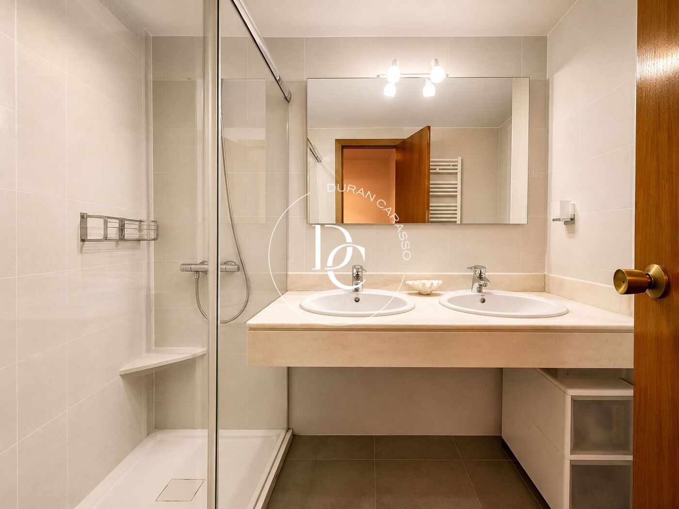 Piso en venta con terraza y parking en Sarrià