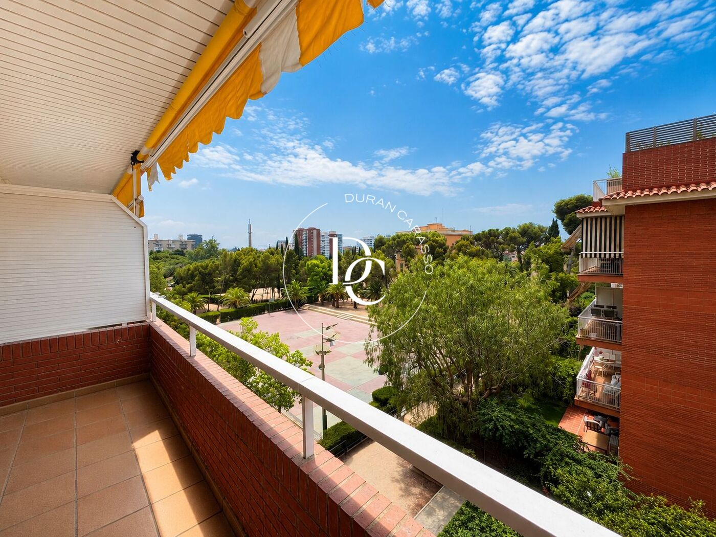 Piso en venta con terraza y parking en Sarrià
