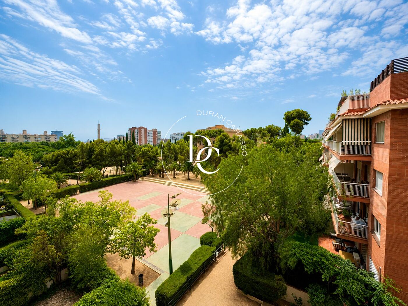 Piso en venta con terraza y parking en Sarrià