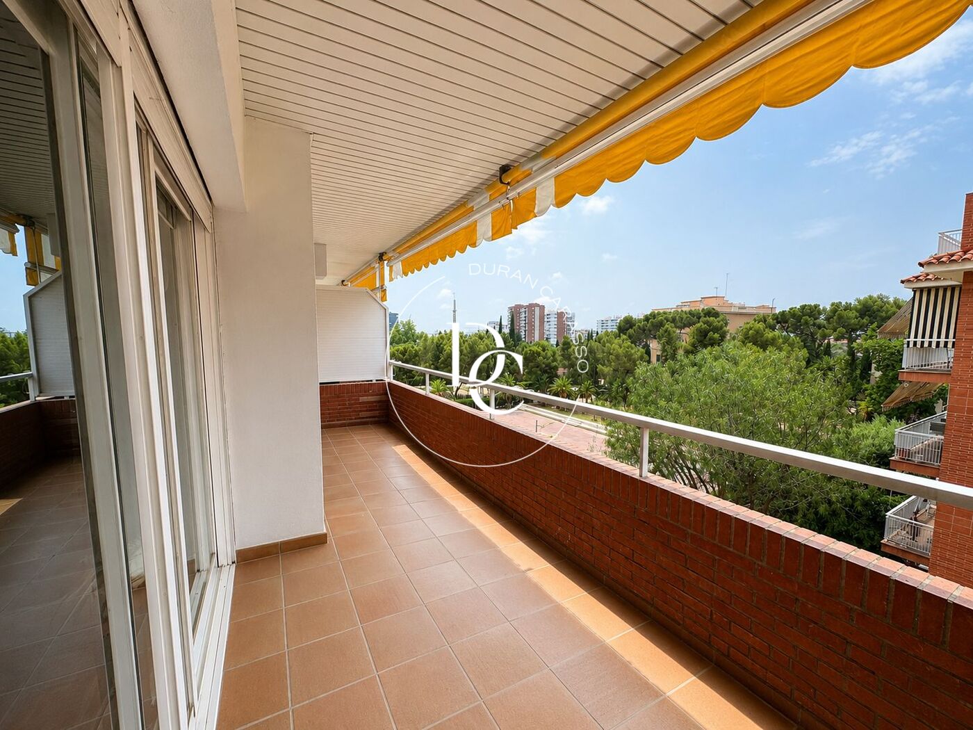Piso en venta con terraza y parking en Sarrià