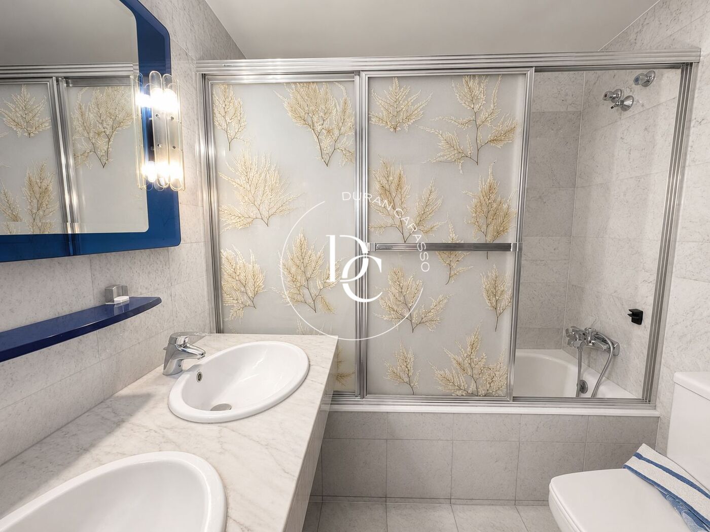 Piso en venta con terraza y parking en Sarrià