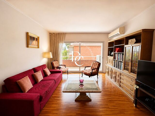 Piso en venta con terraza y parking en Sarrià