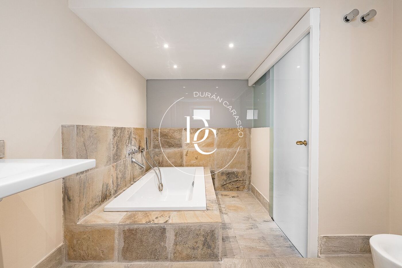 Exclusivo ático con terraza privada en Tres Torres