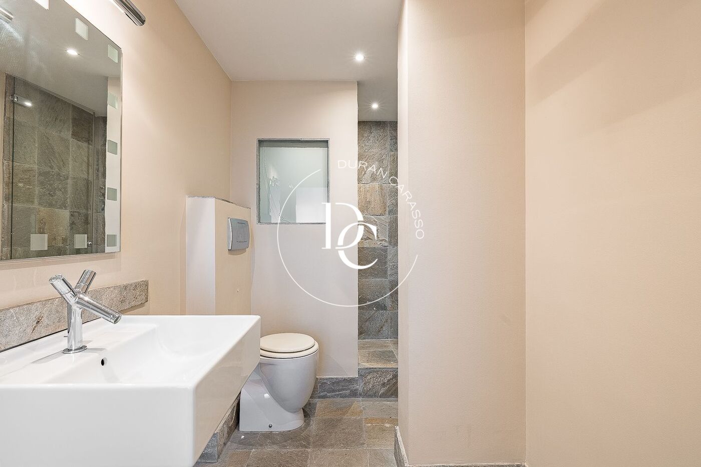 Exclusivo ático con terraza privada en Tres Torres