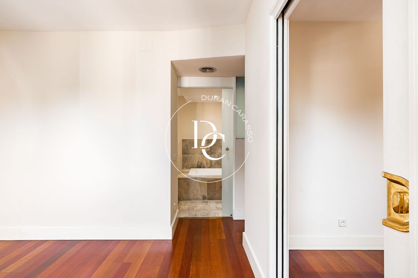 Exclusivo ático con terraza privada en Tres Torres