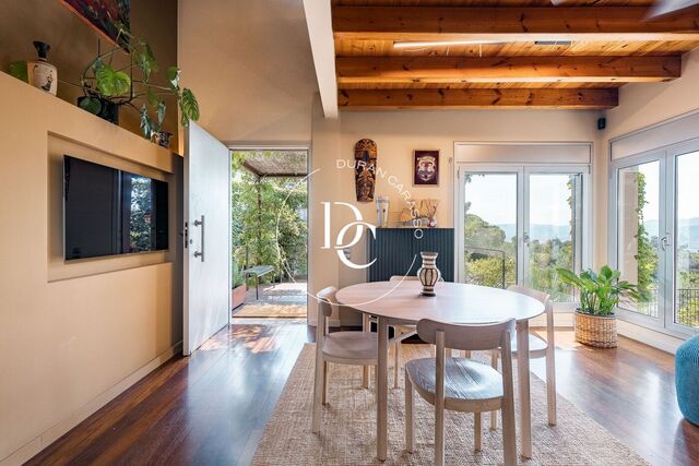Una casa de diseño rodeada de naturaleza, a pocos minutos de Barcelona