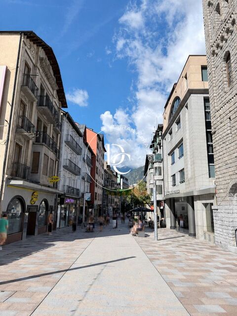 465.47 sqm commercial for rent in Les Escaldes