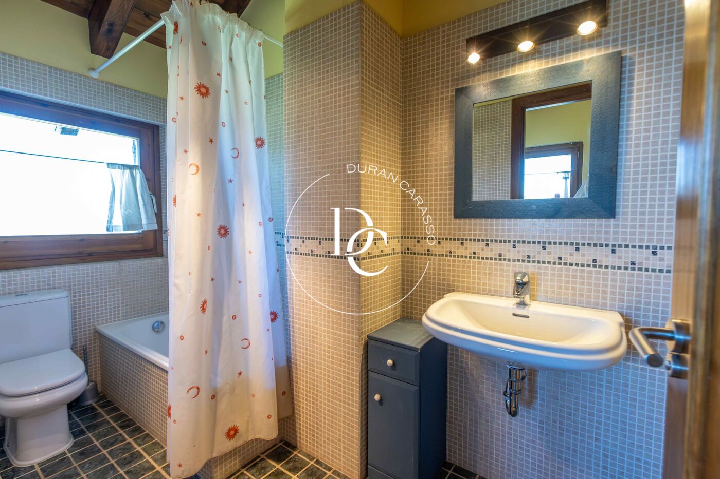 Preciosa casa amb jardí privat en venda a Prats i Sansor