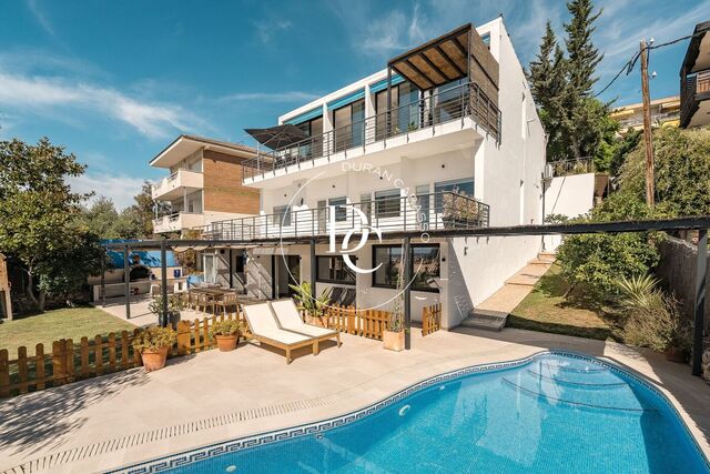 Casa reformada amb vistes espectaculars a Levantina
