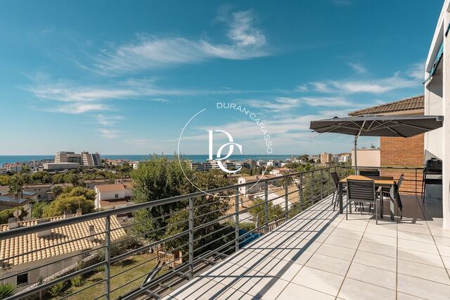 Casa reformada en venta con vistas en Levantina