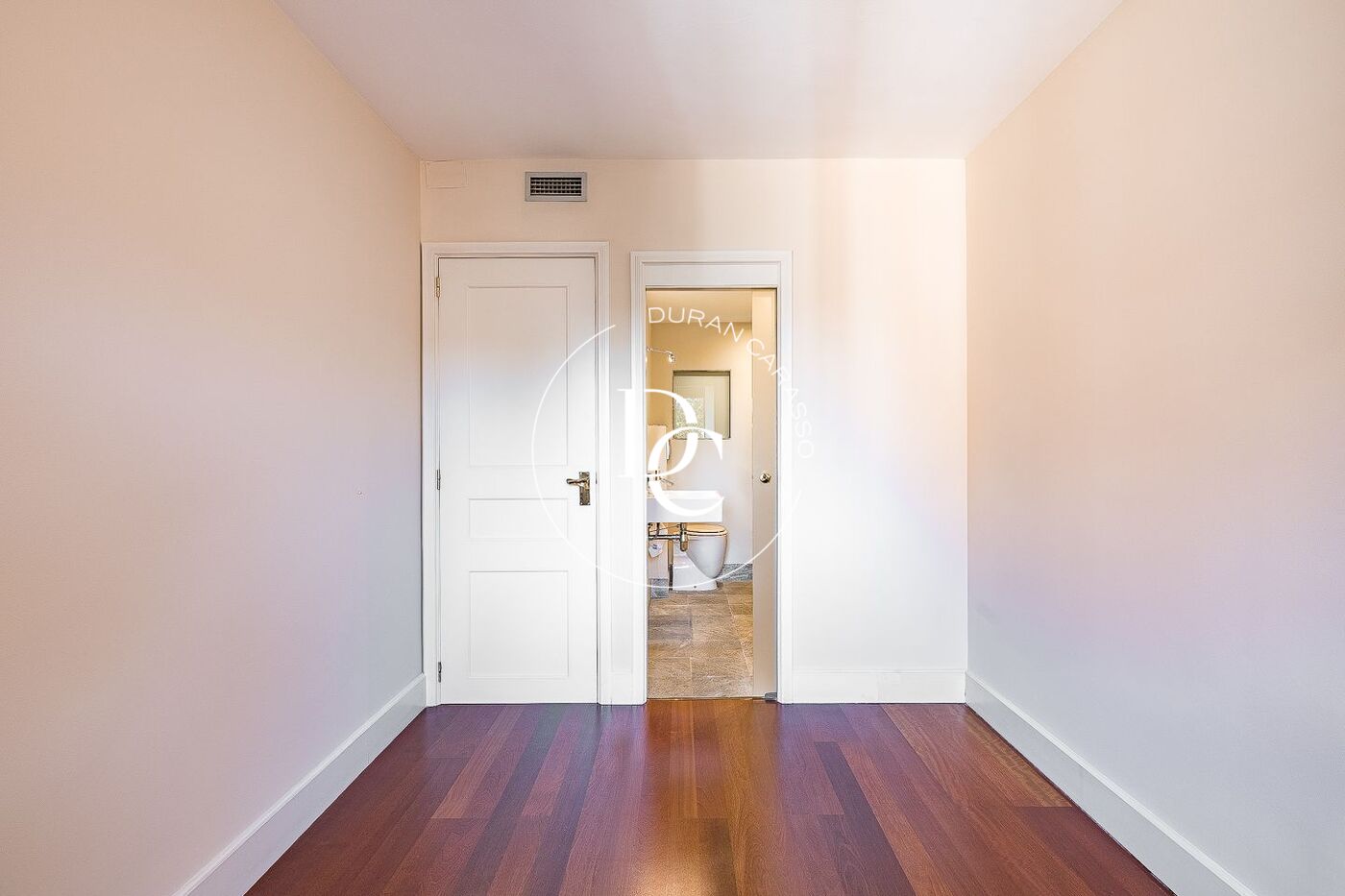 Exclusivo ático con terraza privada en Tres Torres
