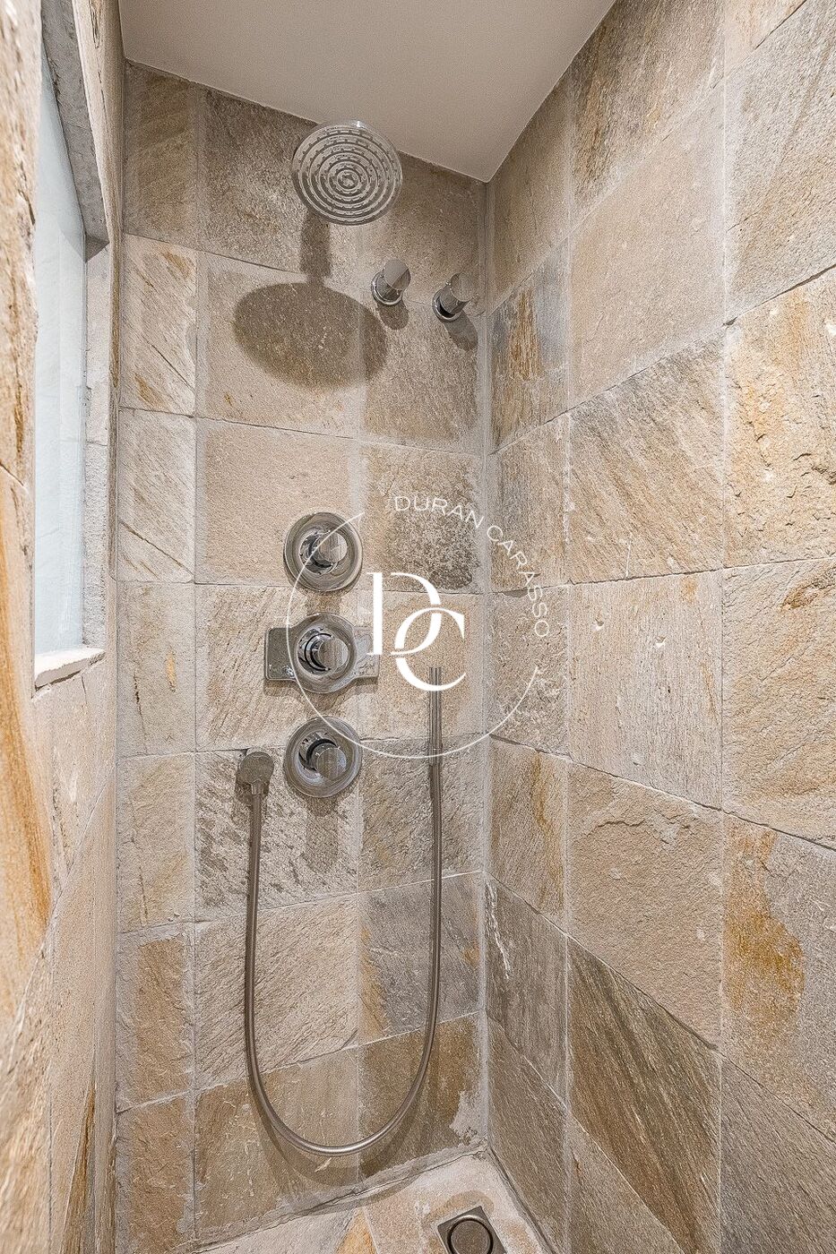 Exclusivo ático con terraza privada en Tres Torres