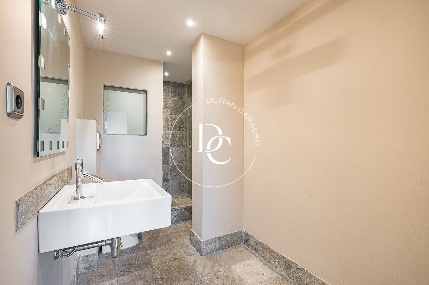 Exclusivo ático con terraza privada en Tres Torres