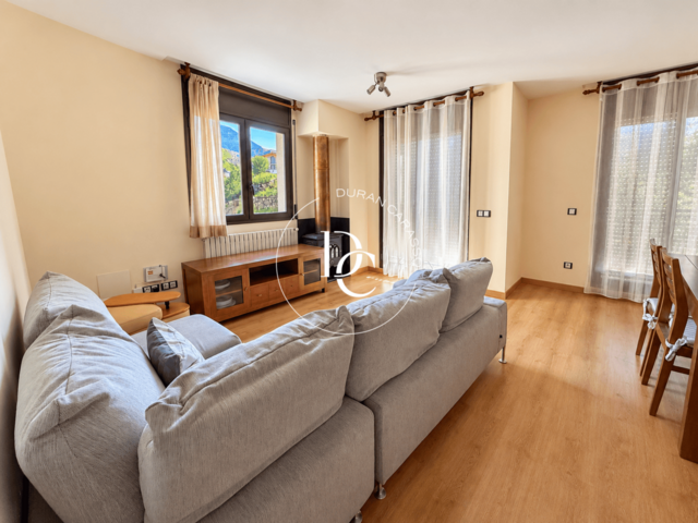 Bright apartment with balcony and views on the Prats road, Canillo