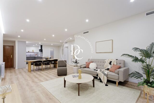 Piso en venta en calle Bruc