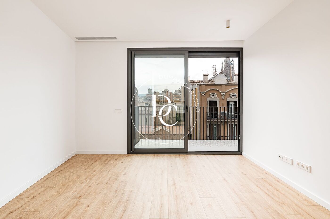 Fantástico piso en venta con espectaculares vistas de la Sagrada Familia