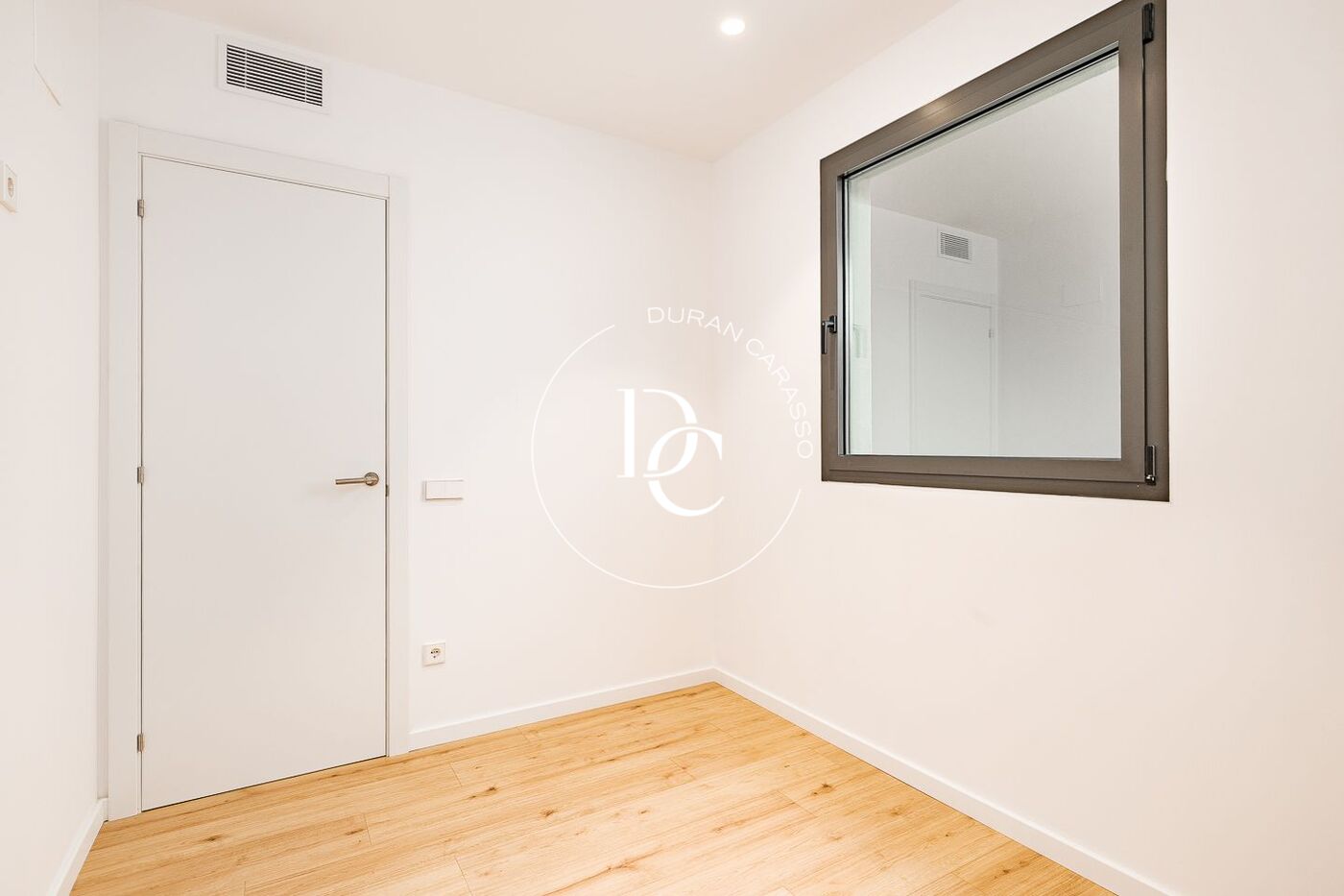 Fantástico piso en venta con espectaculares vistas de la Sagrada Familia