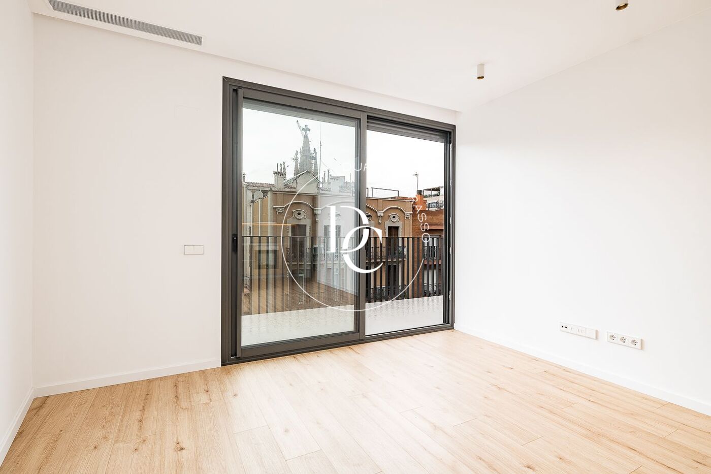 Fantástico piso en venta con espectaculares vistas de la Sagrada Familia