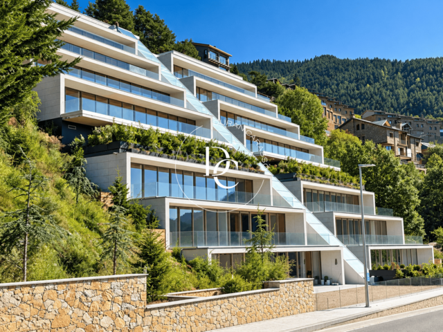 ESCALA: obra nueva con terraza panorámica en Engolasters