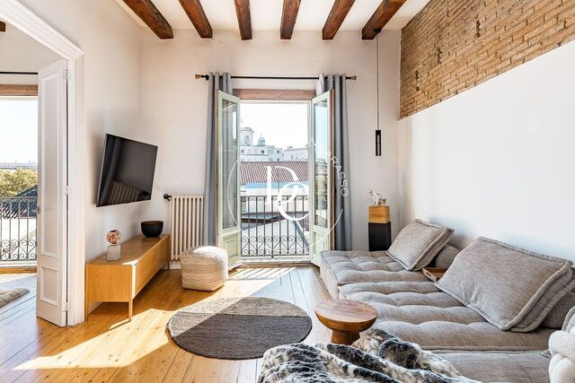 Piso reformado y amueblado junto a Les Drassanes de Barcelona