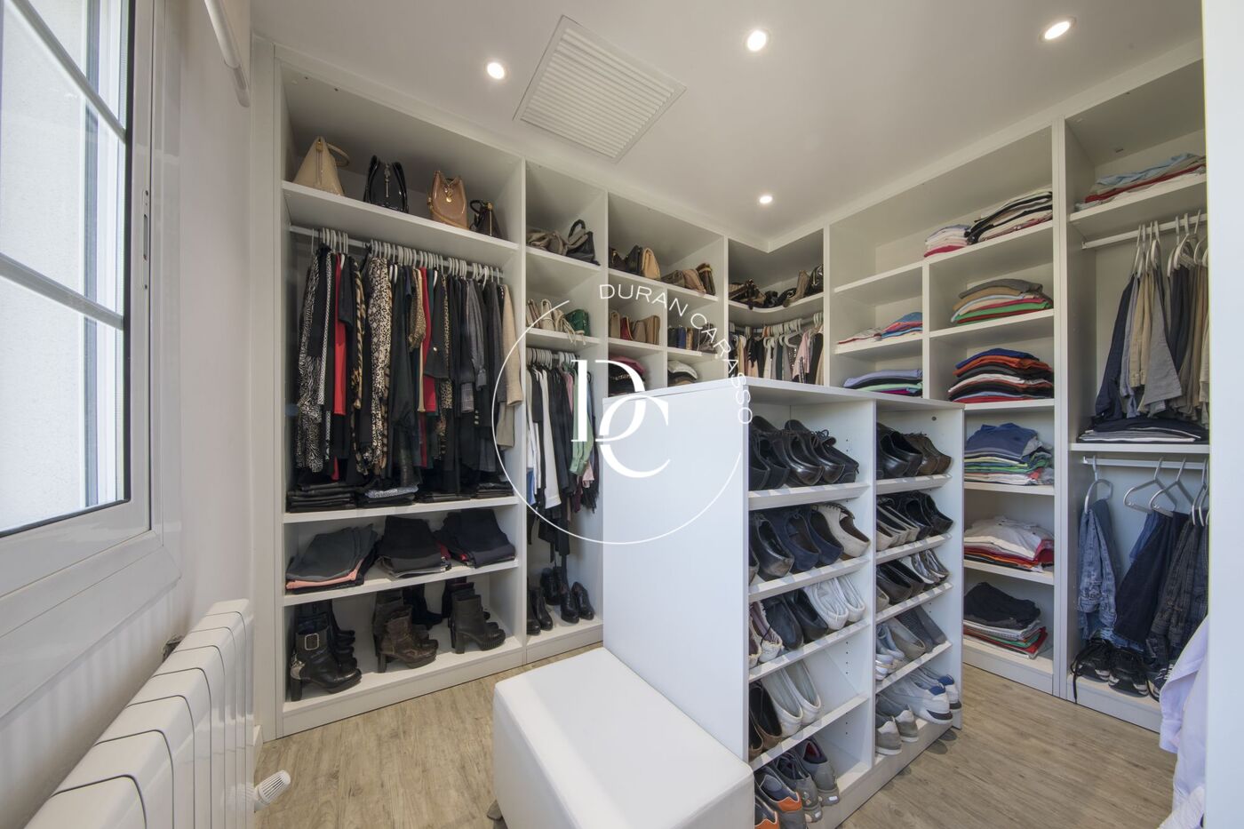 Casa amb piscina privada en lloguer de llarga durada a El Vinyet, Sitges