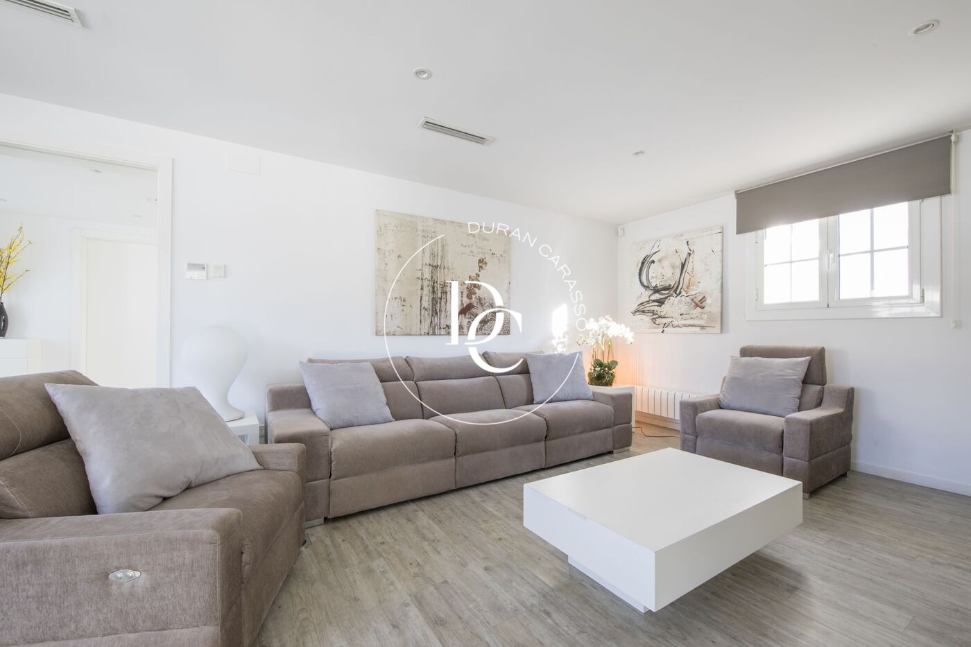 Casa amb piscina privada en lloguer de llarga durada a El Vinyet, Sitges