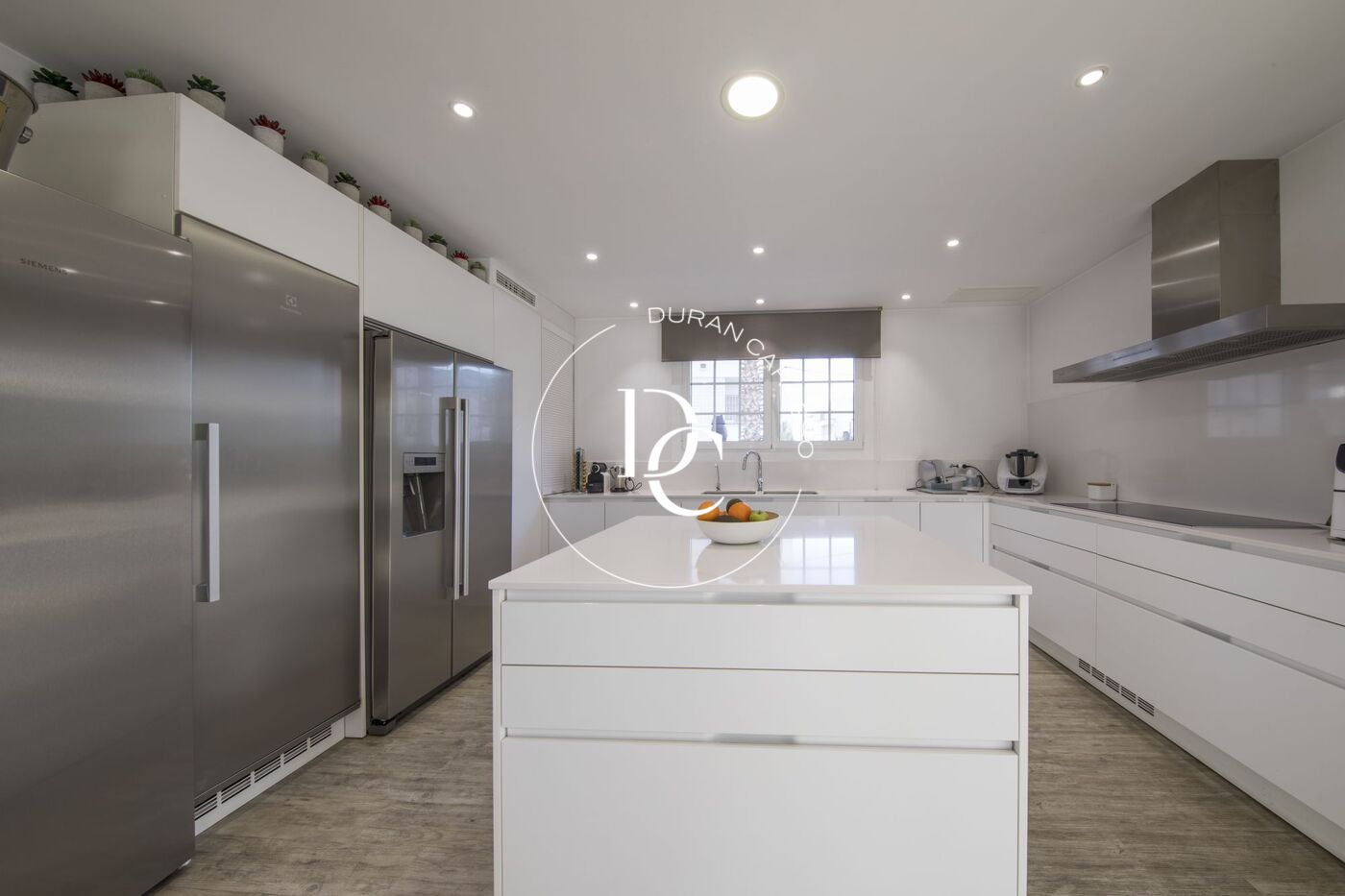 Casa amb piscina privada en lloguer de llarga durada a El Vinyet, Sitges